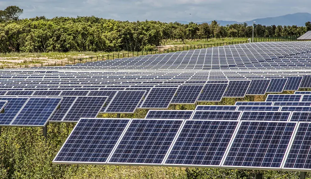 L'énergie solaire : avantages, applications et technologies essentielles