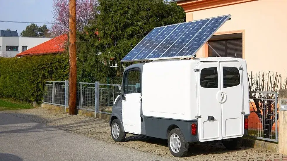 Zdjęcie Voiture à énergie solaire : avantages, modèles et défis à connaître